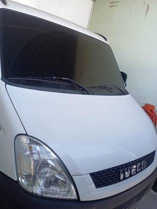 IVECO DAILY 2.3 HPI DIESEL 30S13 CHASSI MANUAL IVECO DAILY 2.3 HPI DIESEL 30S13 CHASSI MANUAL